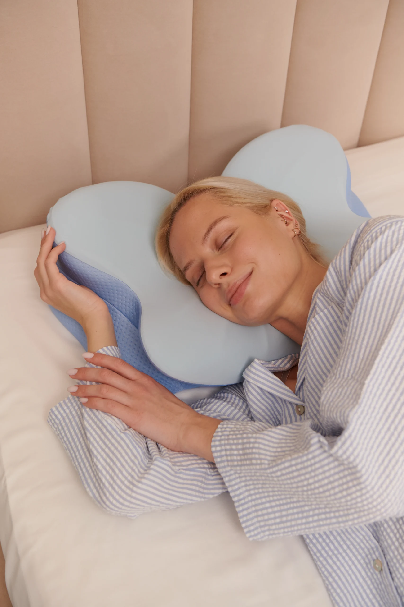 Derila Ergo contoured memory foam pillow